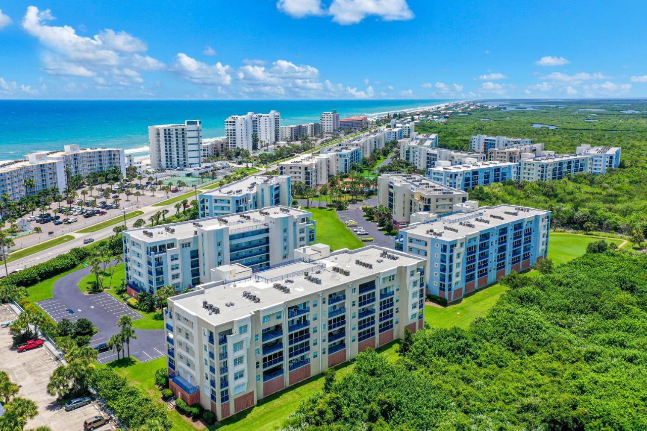 Oceanwalk Condos Bethune Beach Exterior foto