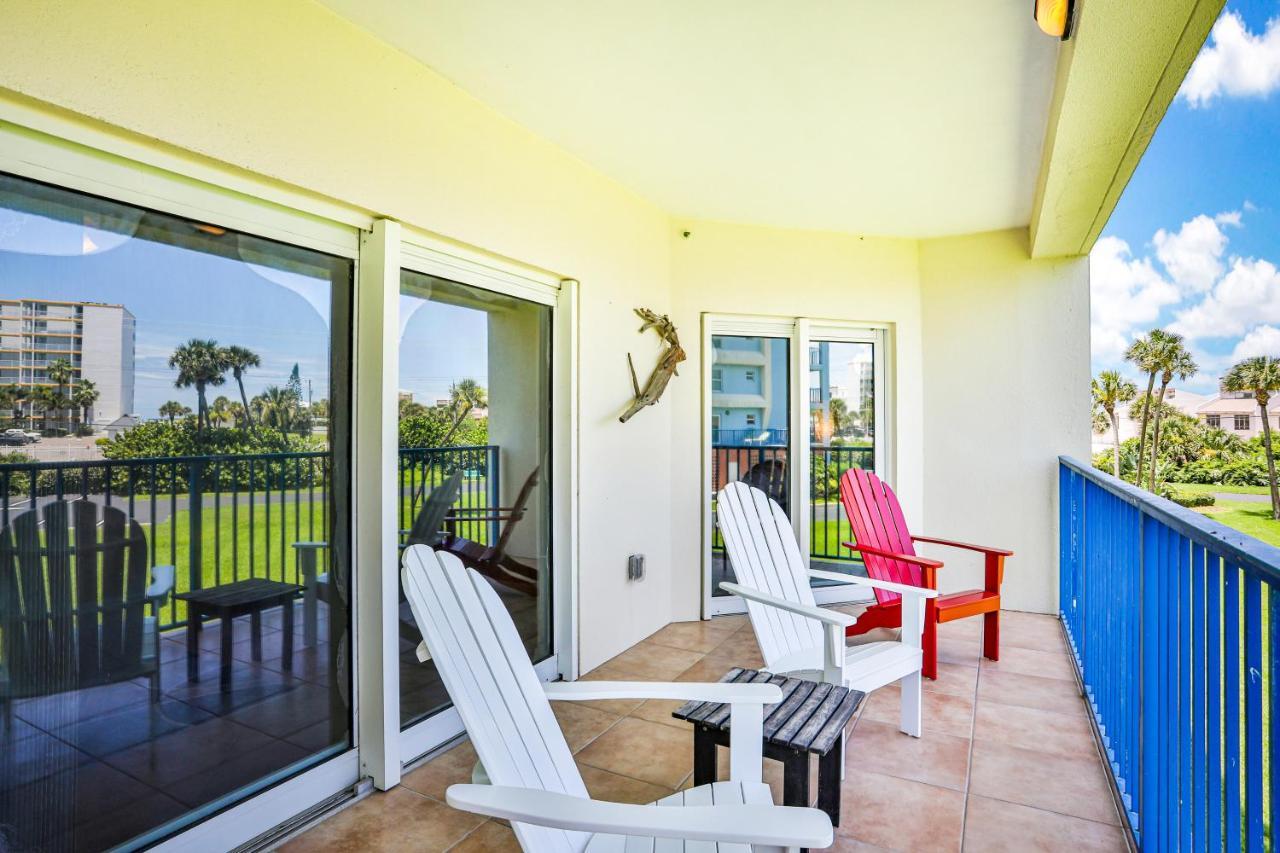 Oceanwalk Condos Bethune Beach Exterior foto