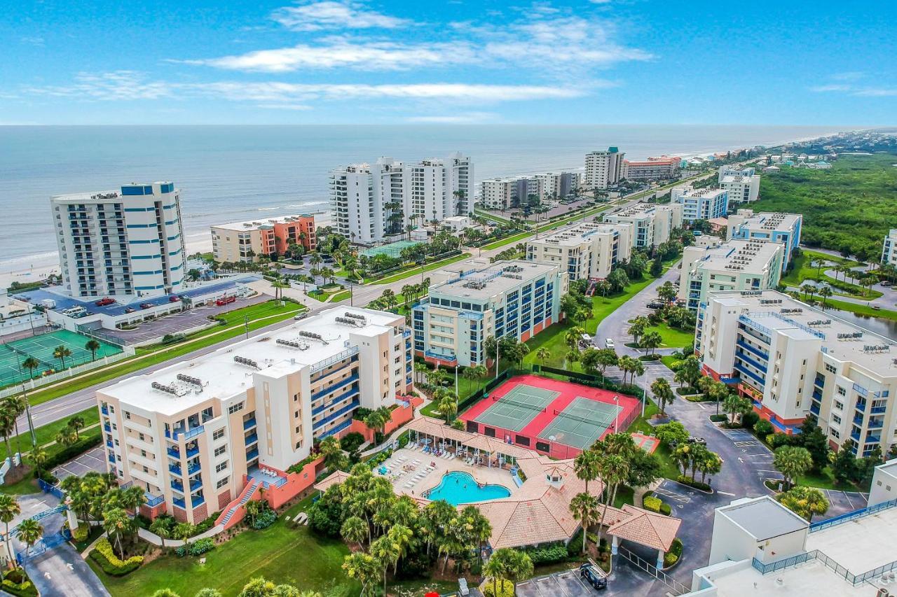 Oceanwalk Condos Bethune Beach Exterior foto