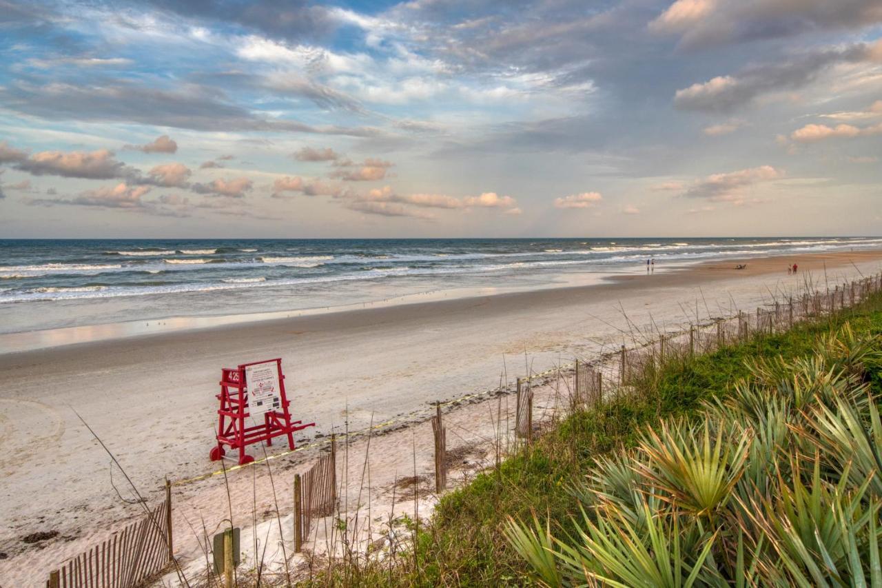 Oceanwalk Condos Bethune Beach Exterior foto