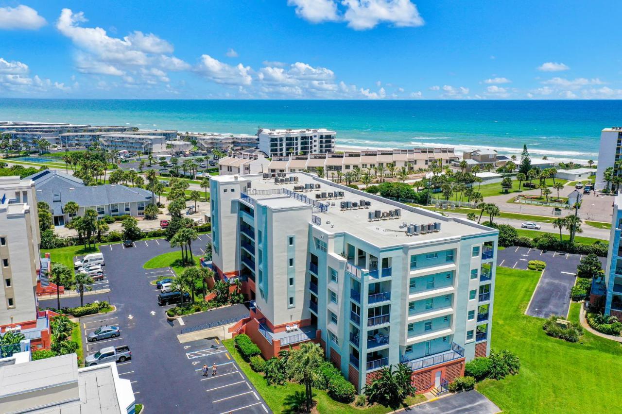 Oceanwalk Condos Bethune Beach Exterior foto
