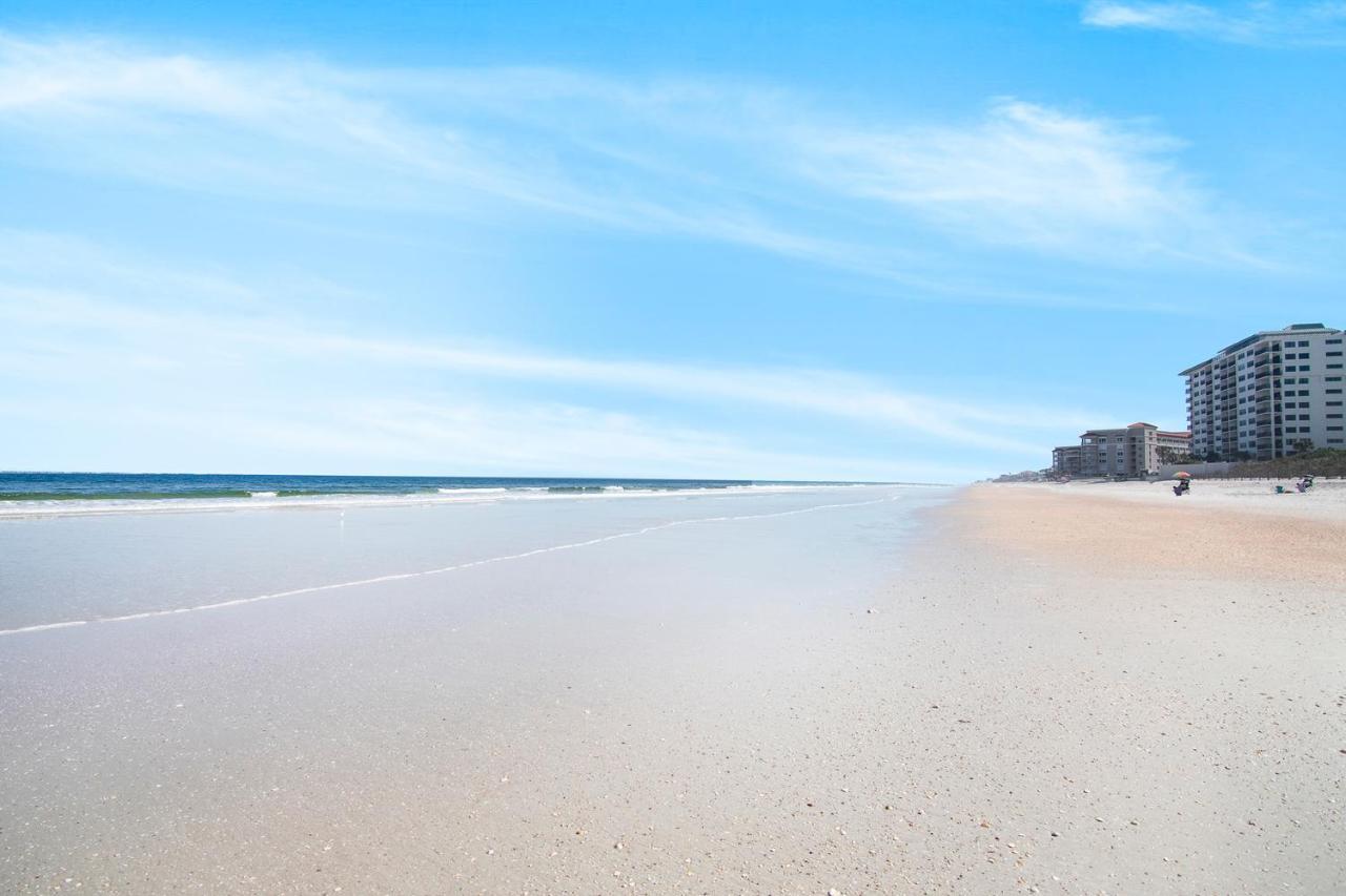 Oceanwalk Condos Bethune Beach Exterior foto